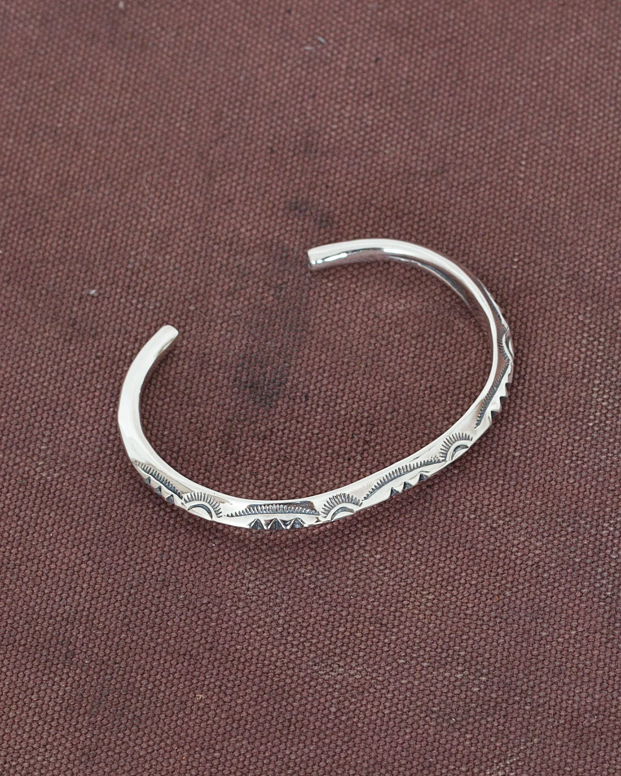 Larry Smith Thin Triangle Bracelet 3 Point - Image 4